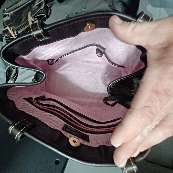 Dooney & Burke Large Handbag - Picture 3 of 6